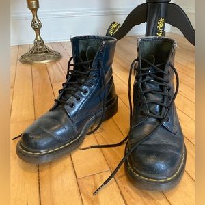 vintage navy doc martens